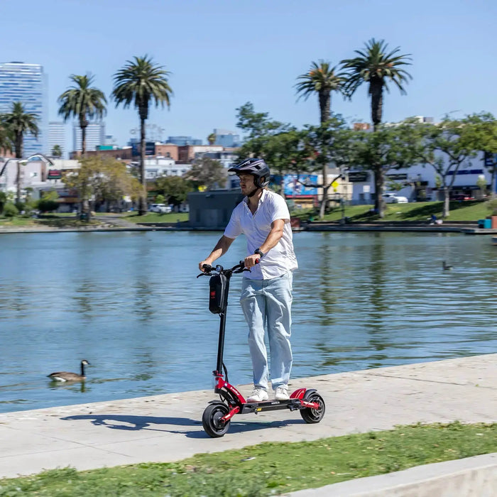 Kaabo Mantis 10 Lite Electric Scooter — Dual 500W, 31 MPH, 37-Mile Range