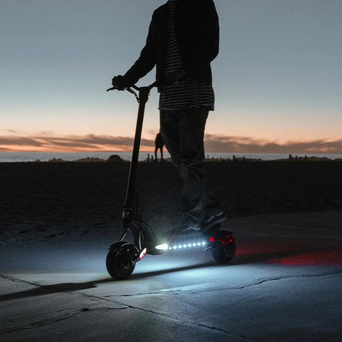 Kaabo Mantis 8 Lite Electric Scooter — Dual 500W, 25 MPH, 25-Mile Range